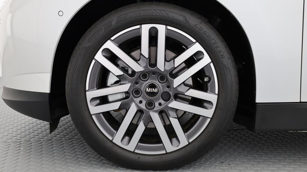 MINI Cooper E-image-10