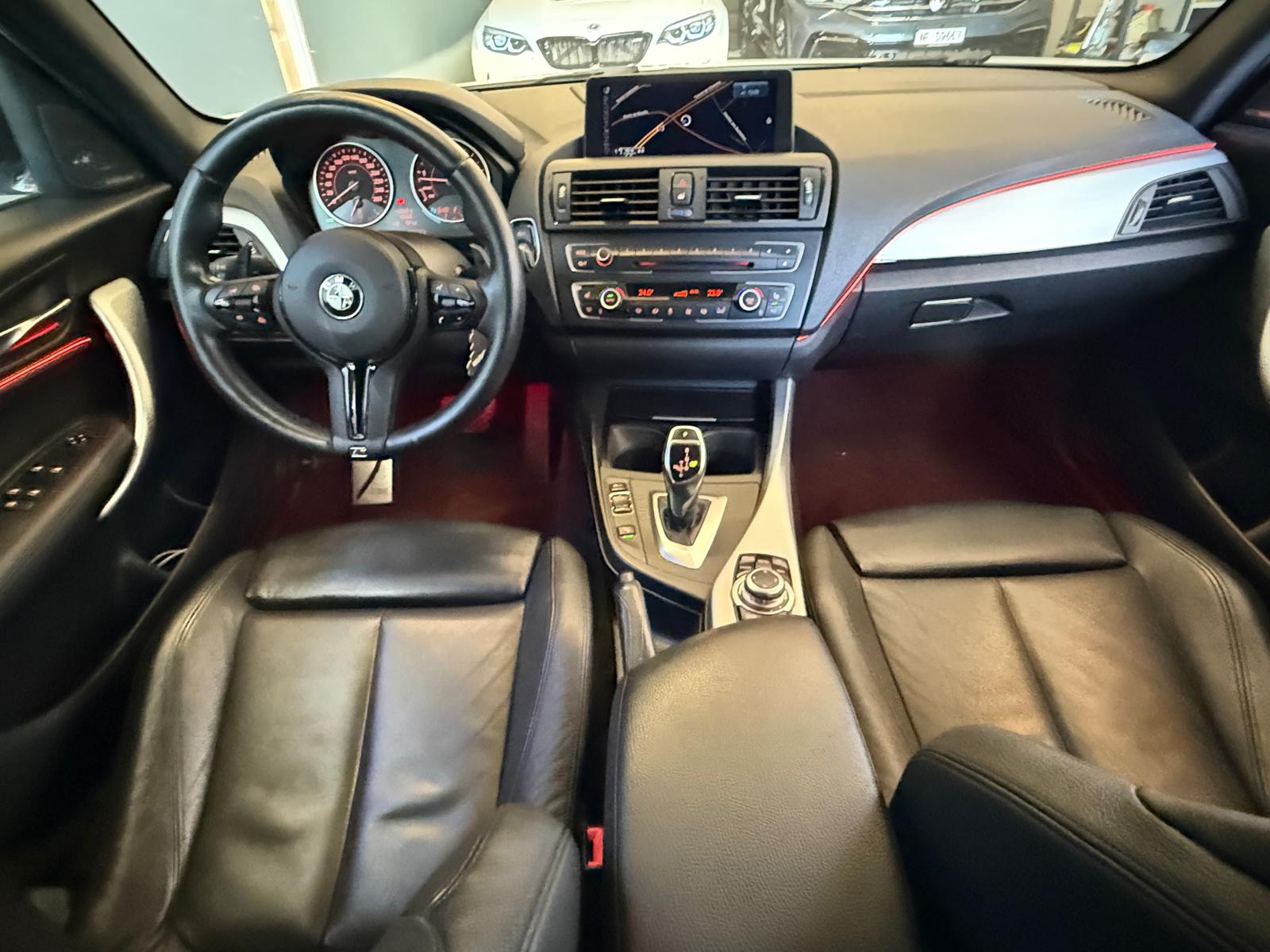 BMW M135i xDrive Steptronic-image-13