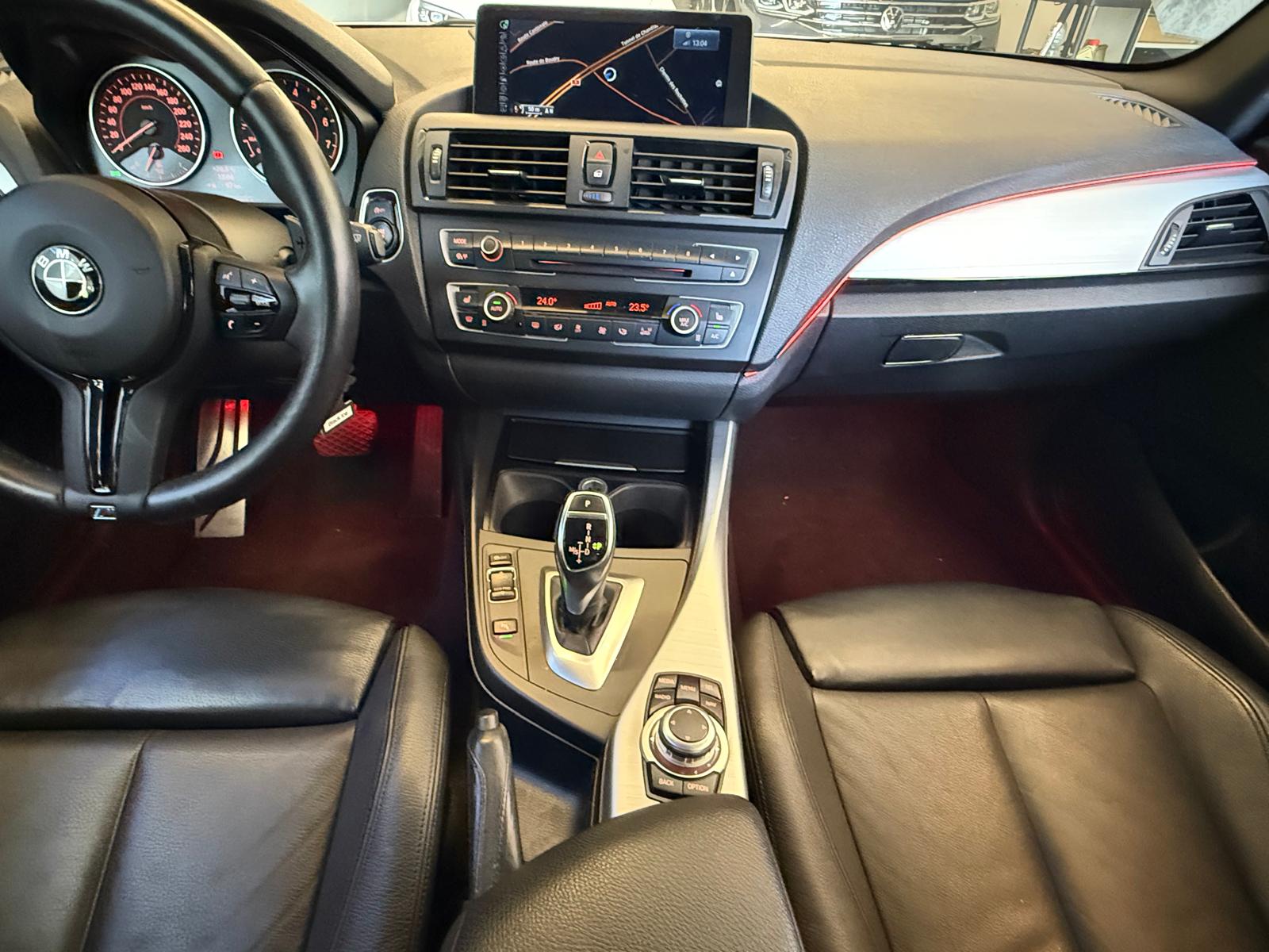 BMW M135i xDrive Steptronic-image-14