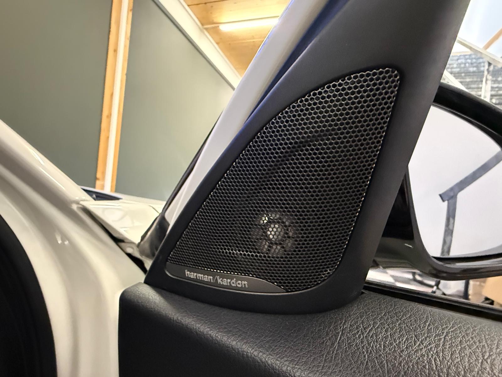 BMW M135i xDrive Steptronic-image-24
