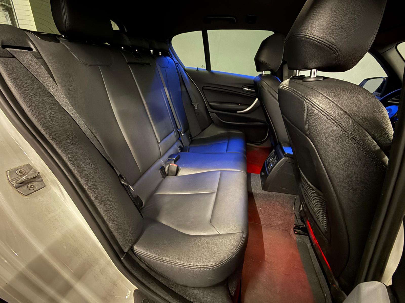 BMW M135i xDrive Steptronic-image-12