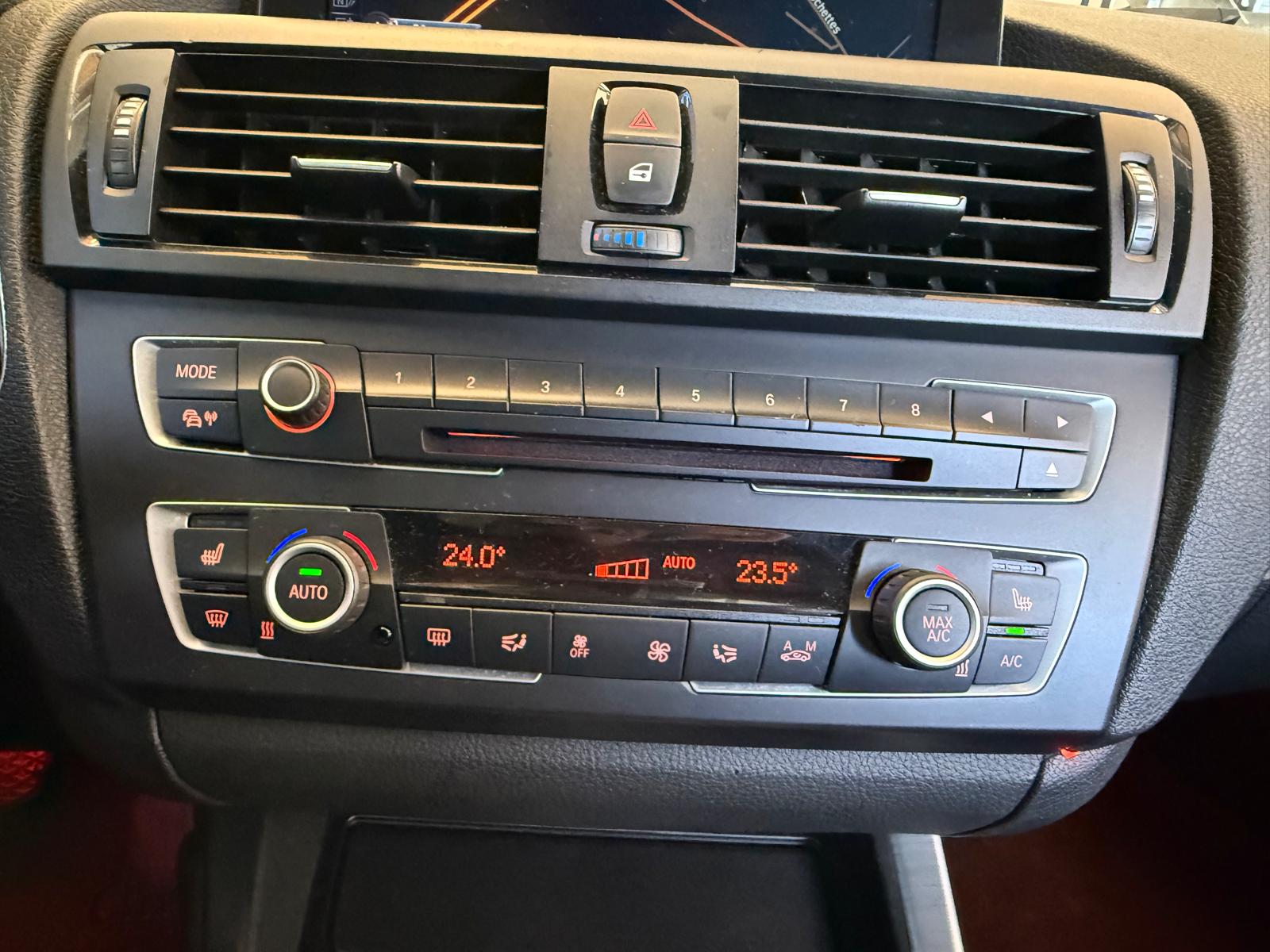 BMW M135i xDrive Steptronic-image-22