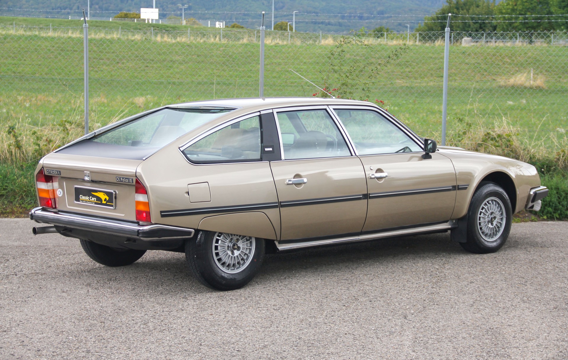 CITROEN CX Sedan 2400 Pallas (IE) Automatic ⭐⭐⭐⭐⭐-image-3