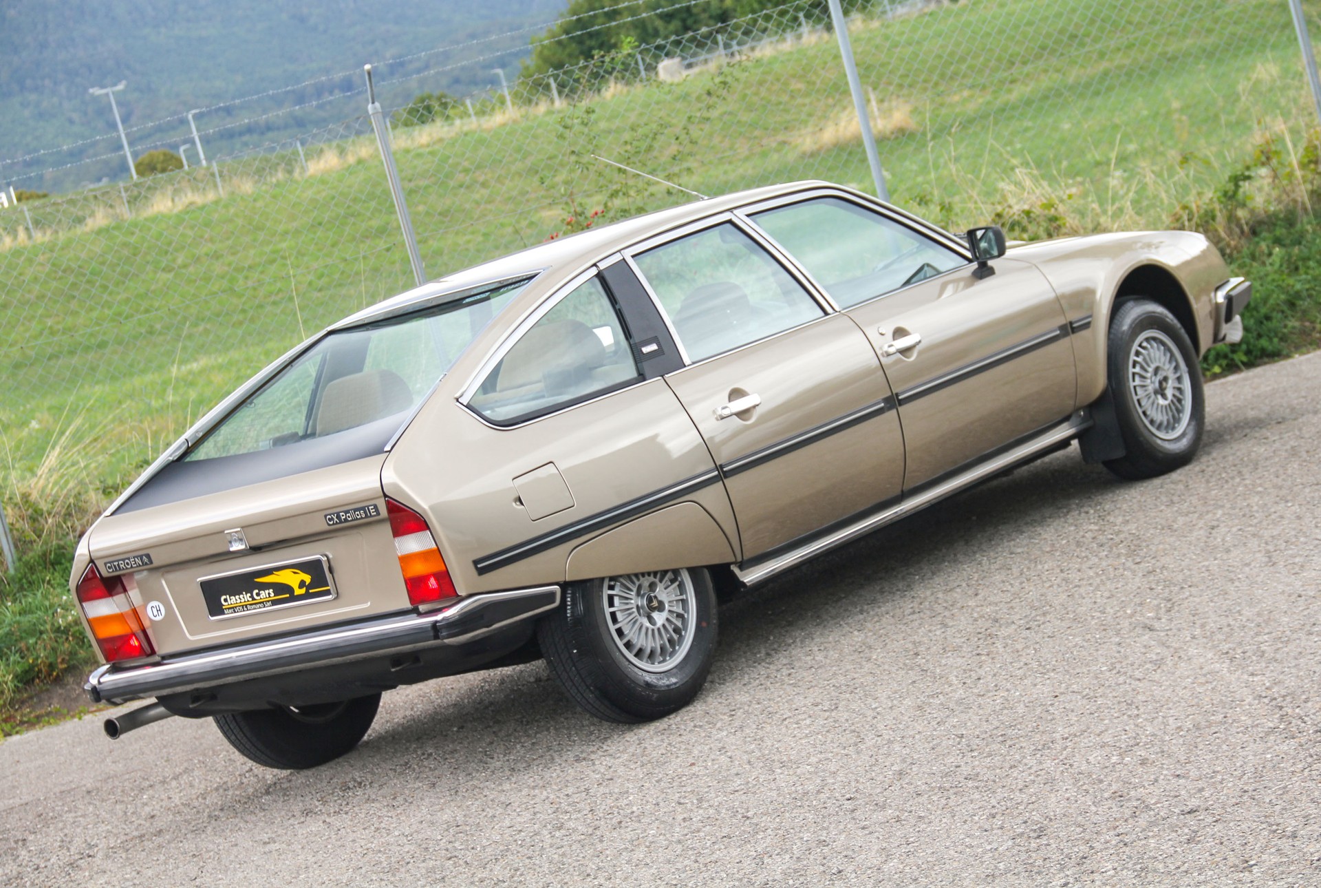 CITROEN CX Sedan 2400 Pallas (IE) Automatic ⭐⭐⭐⭐⭐-image-1