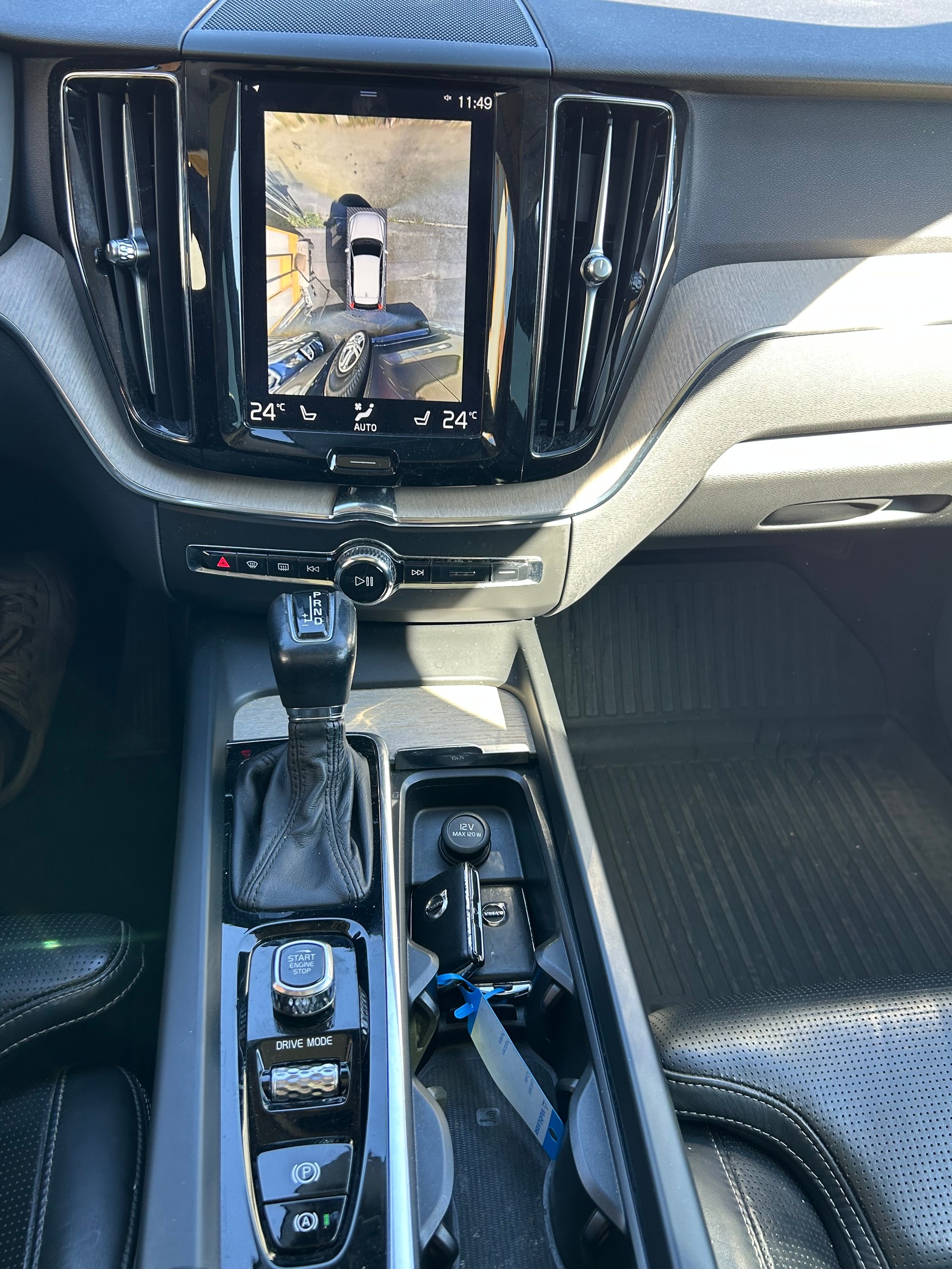 VOLVO XC60 D5 AWD Inscription Geartronic-image-7