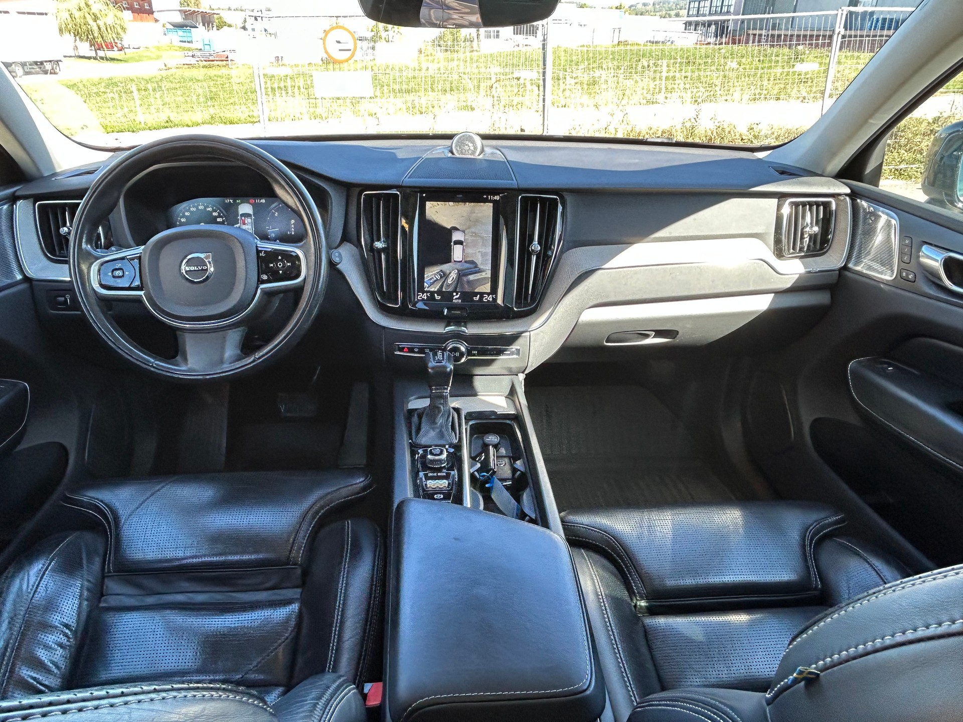 VOLVO XC60 D5 AWD Inscription Geartronic-image-6