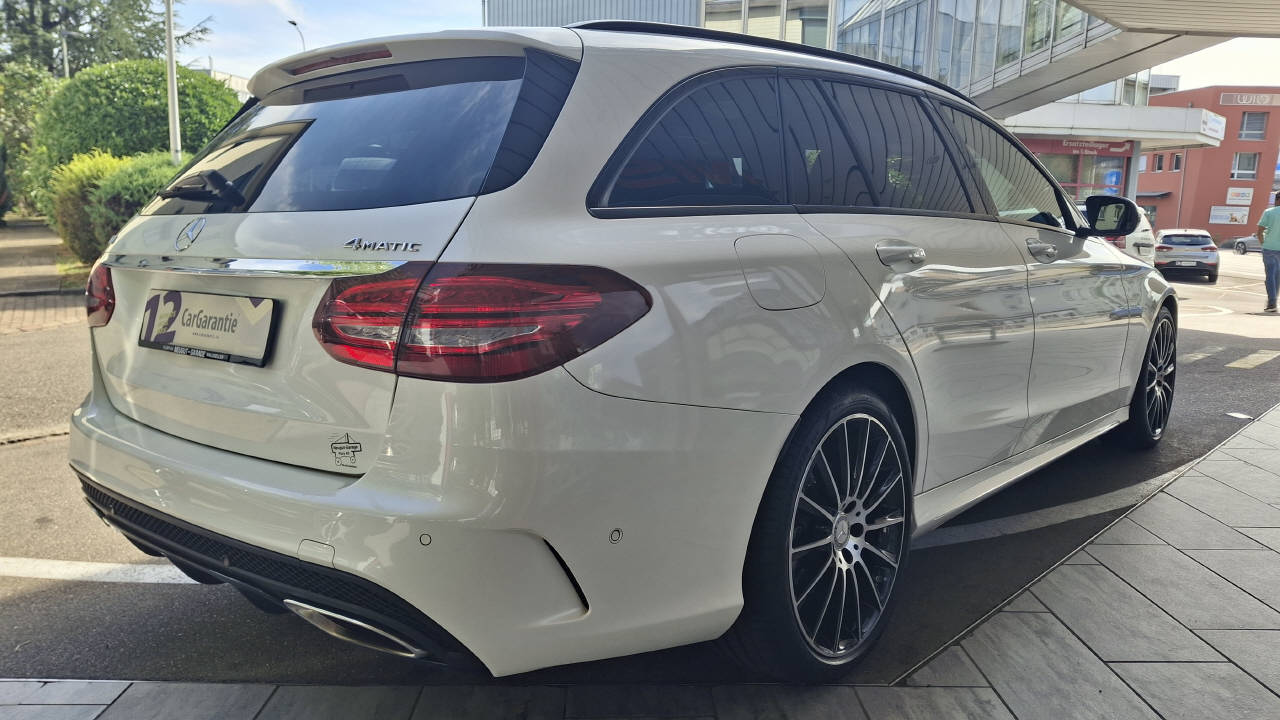 MERCEDES-BENZ C 400 AMG Line 4matic Kombi-image-3