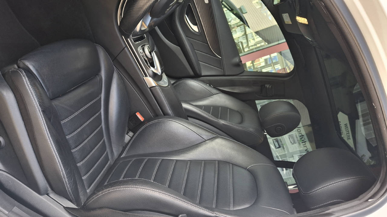 MERCEDES-BENZ C 400 AMG Line 4matic Kombi-image-9