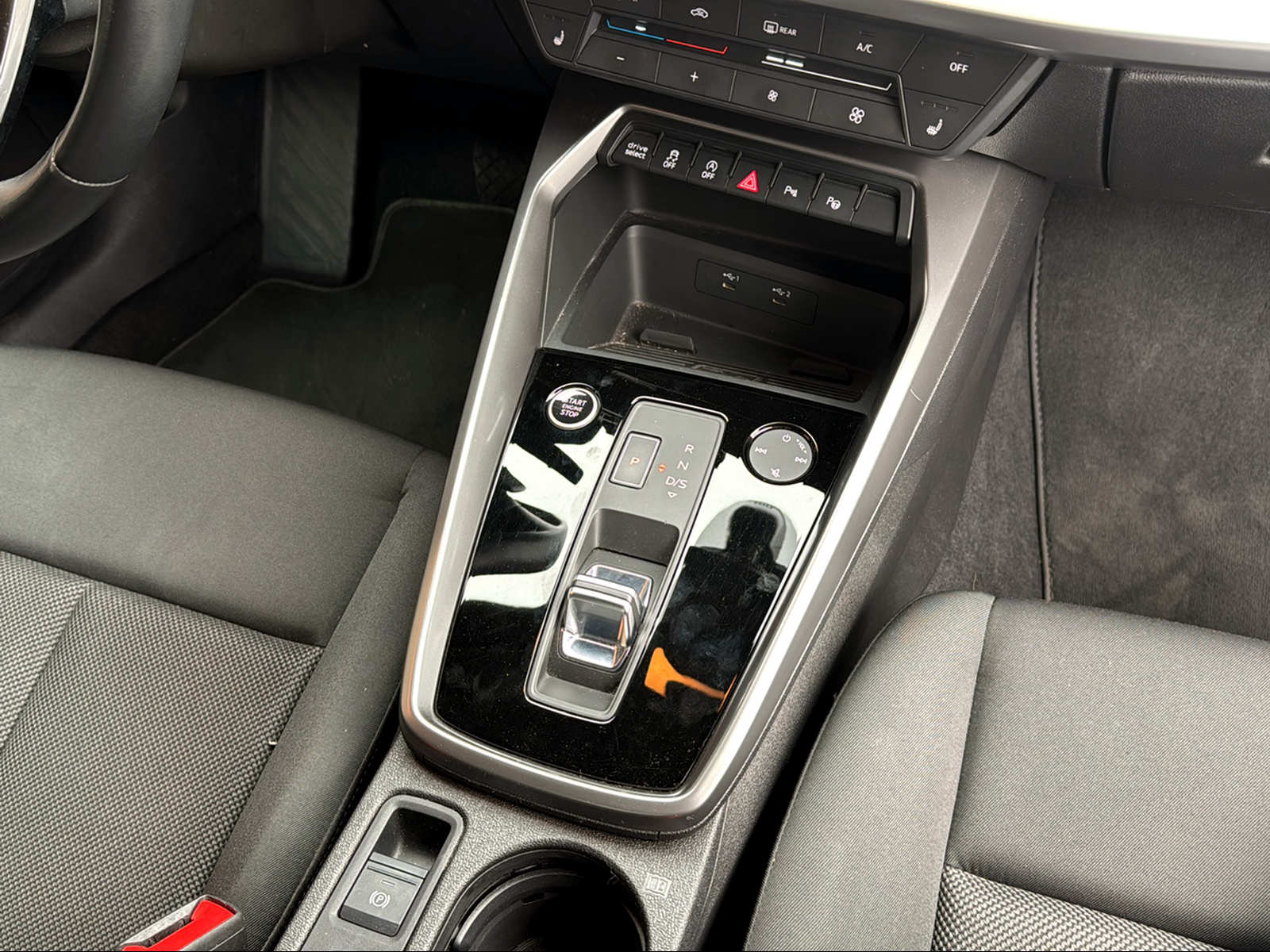 AUDI A3 Sportback 35 TFSI advanced Attraction S-tronic-image-14