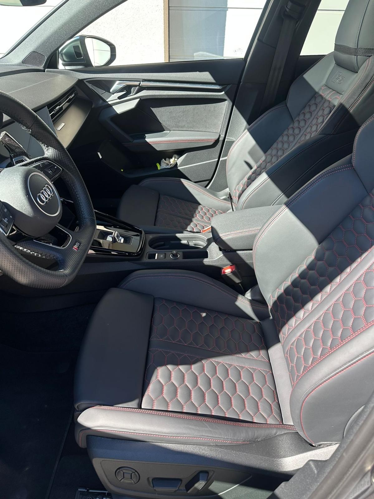 AUDI 2.5 TFSI quattro S-Tronic-image-5