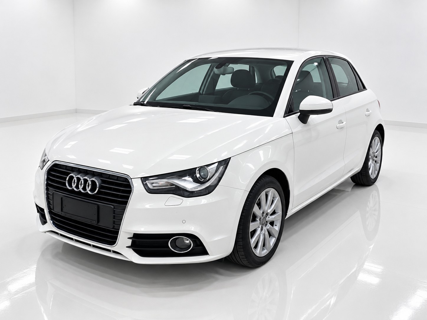 AUDI A1 Sportback 1.6 TDI Attraction-image-1