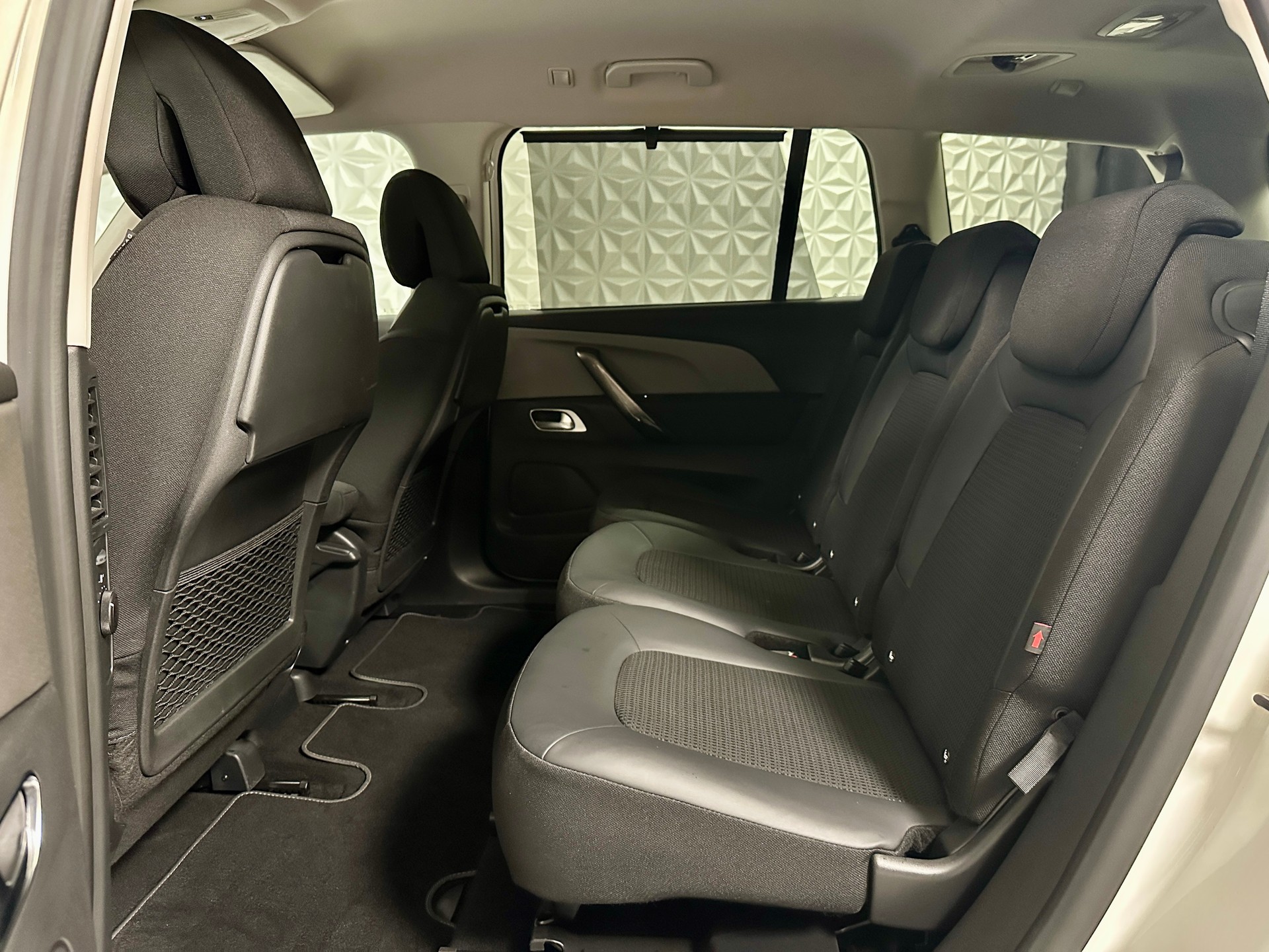 CITROEN Grand C4 Spacetourer **7-PLÄTZER** 1.5 BlueHDi Shine EAT8-image-13