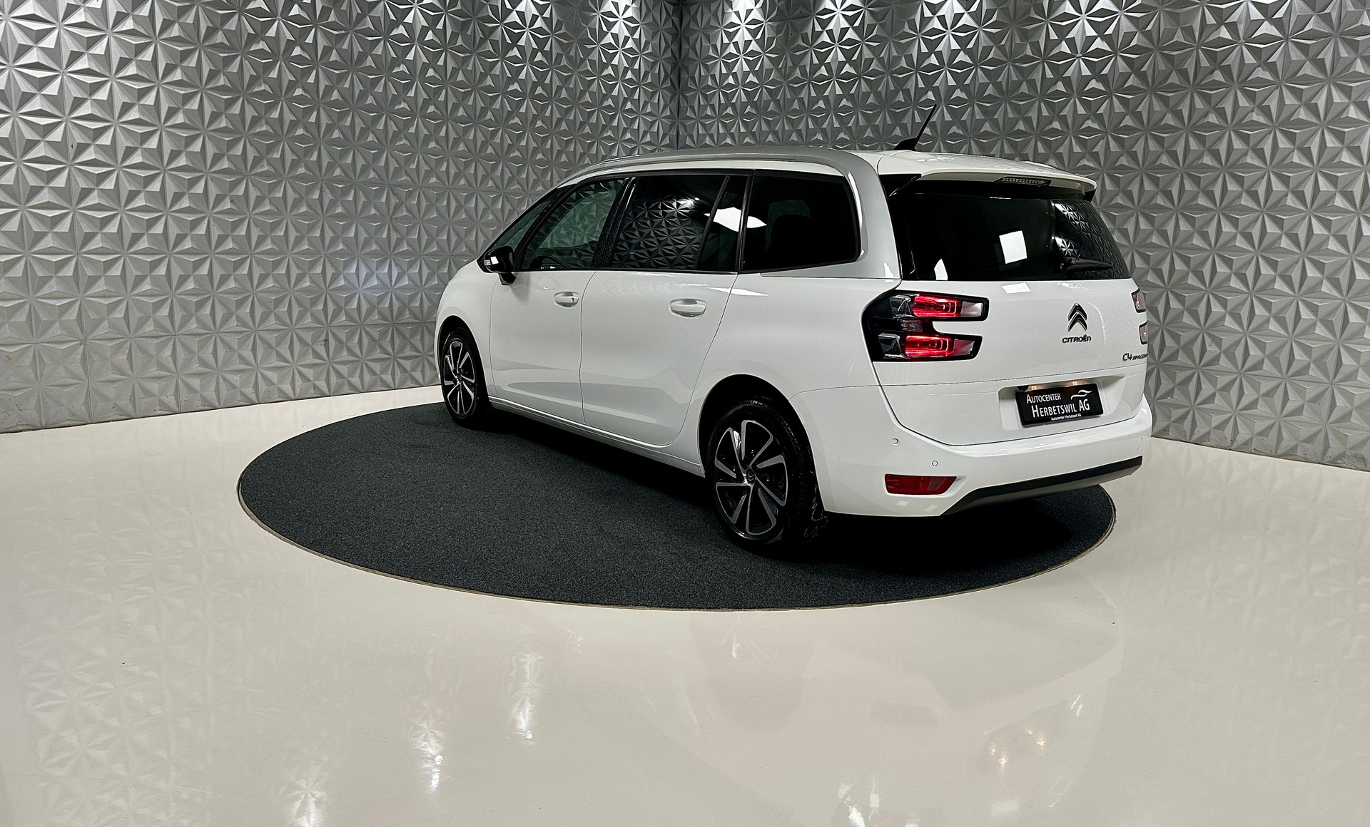 CITROEN Grand C4 Spacetourer **7-PLÄTZER** 1.5 BlueHDi Shine EAT8-image-6