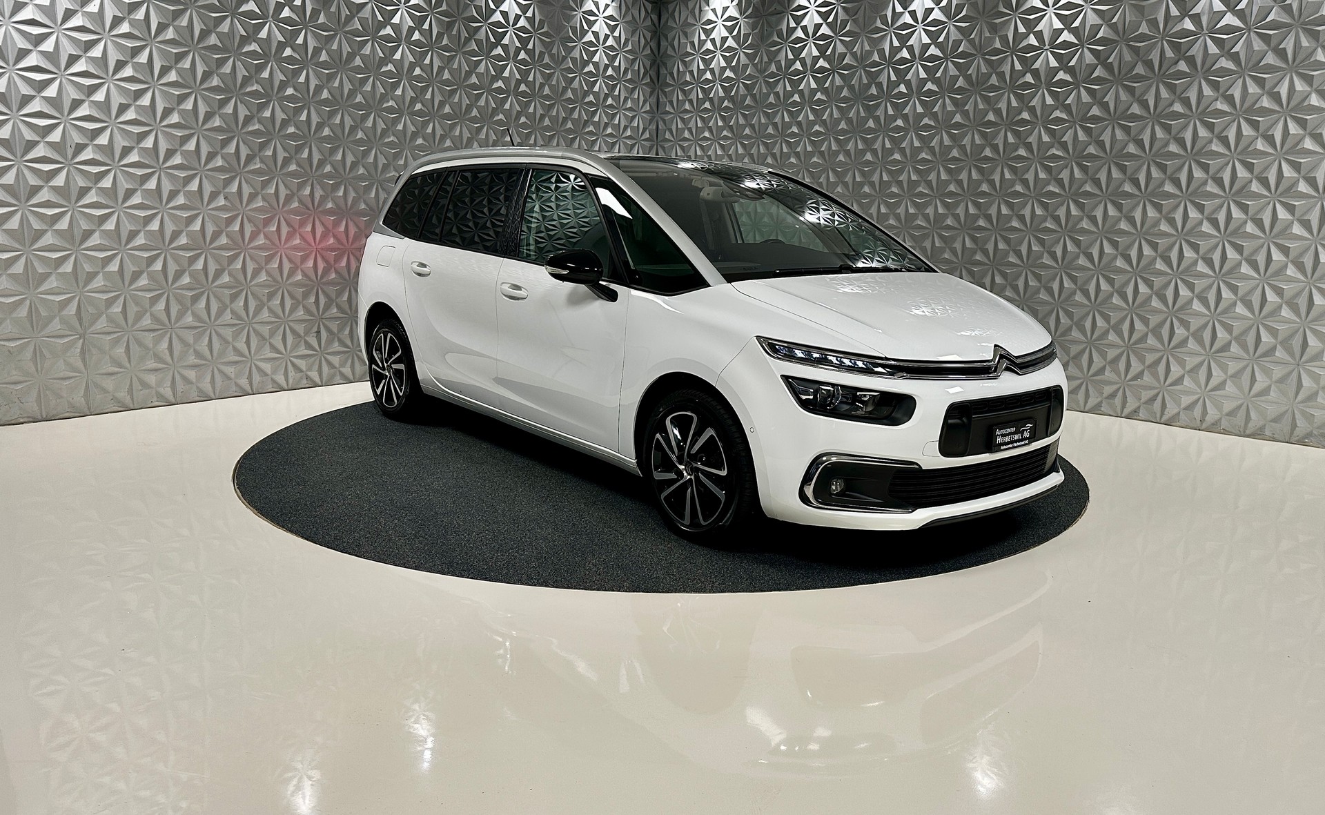 CITROEN Grand C4 Spacetourer **7-PLÄTZER** 1.5 BlueHDi Shine EAT8-image-2
