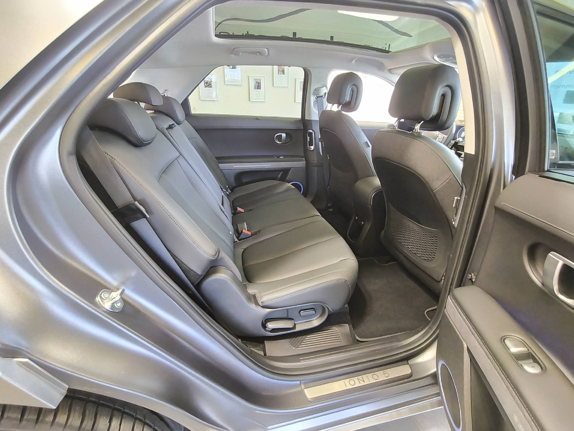 HYUNDAI Ioniq 5 77,4 kWh Vertex 4WD-image-14