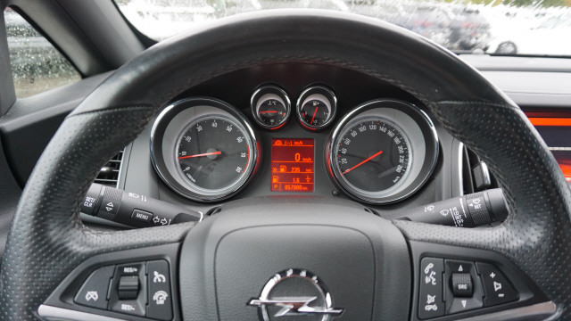 OPEL Cascada 1.6i Turbo Cosmo-image-12