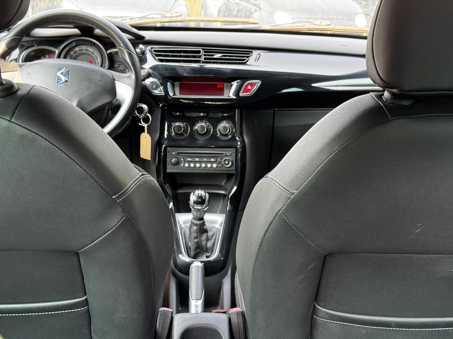 DS AUTOMOBILES DS3 1.2 VTi SO Chic-image-9
