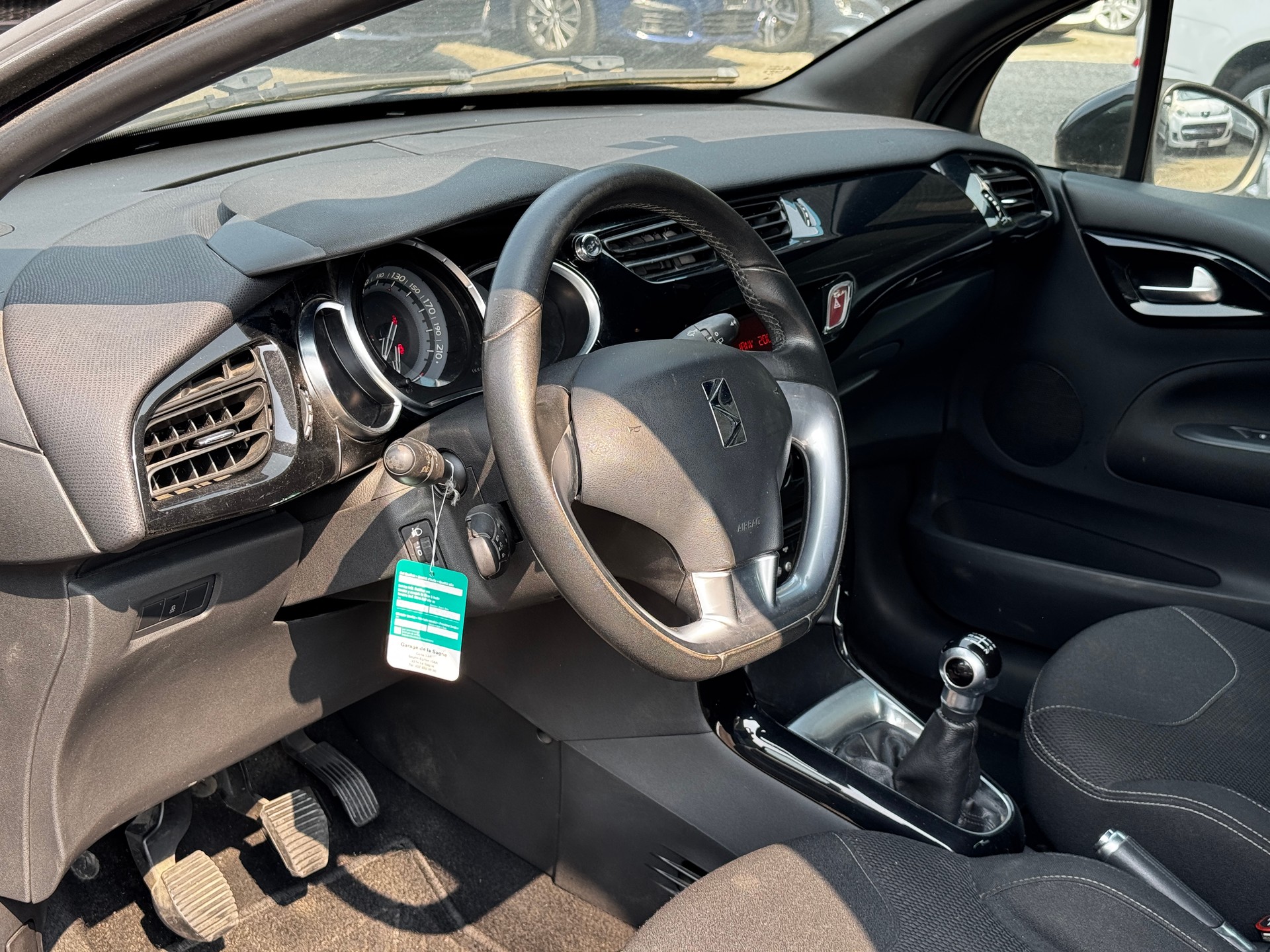 DS AUTOMOBILES DS3 1.2 VTi SO Chic-image-10