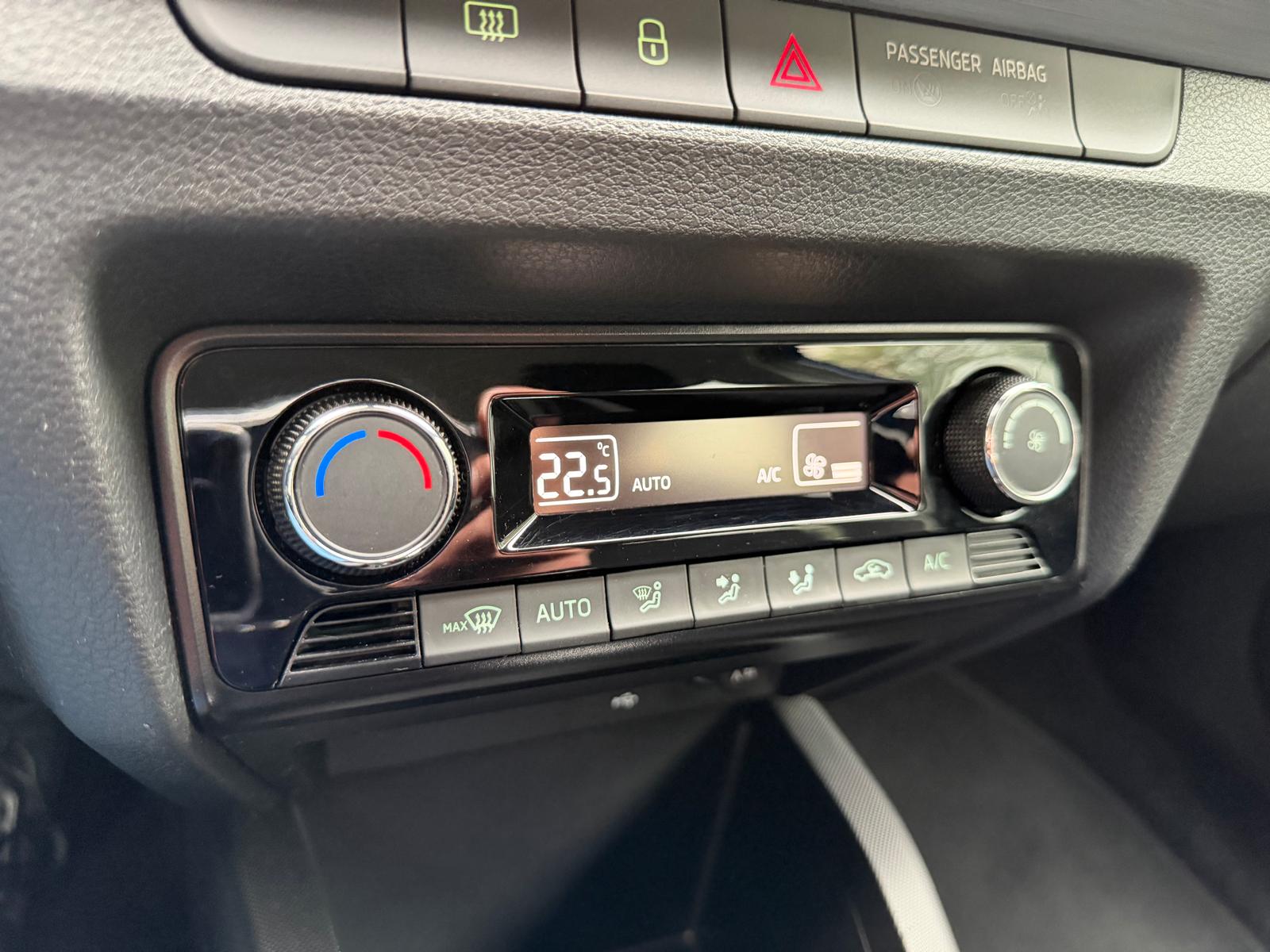 SKODA Fabia 1.0 TSI Ambition DSG-image-12