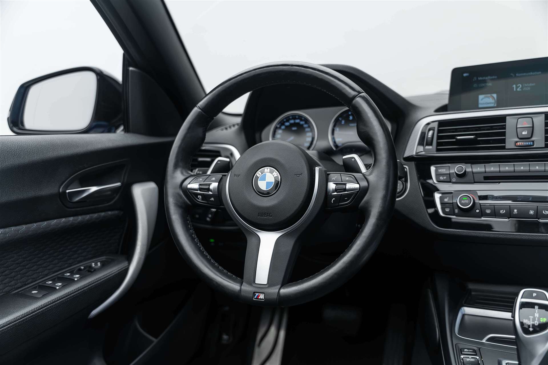 BMW BMW M240i xDrive Steptronic-image-13