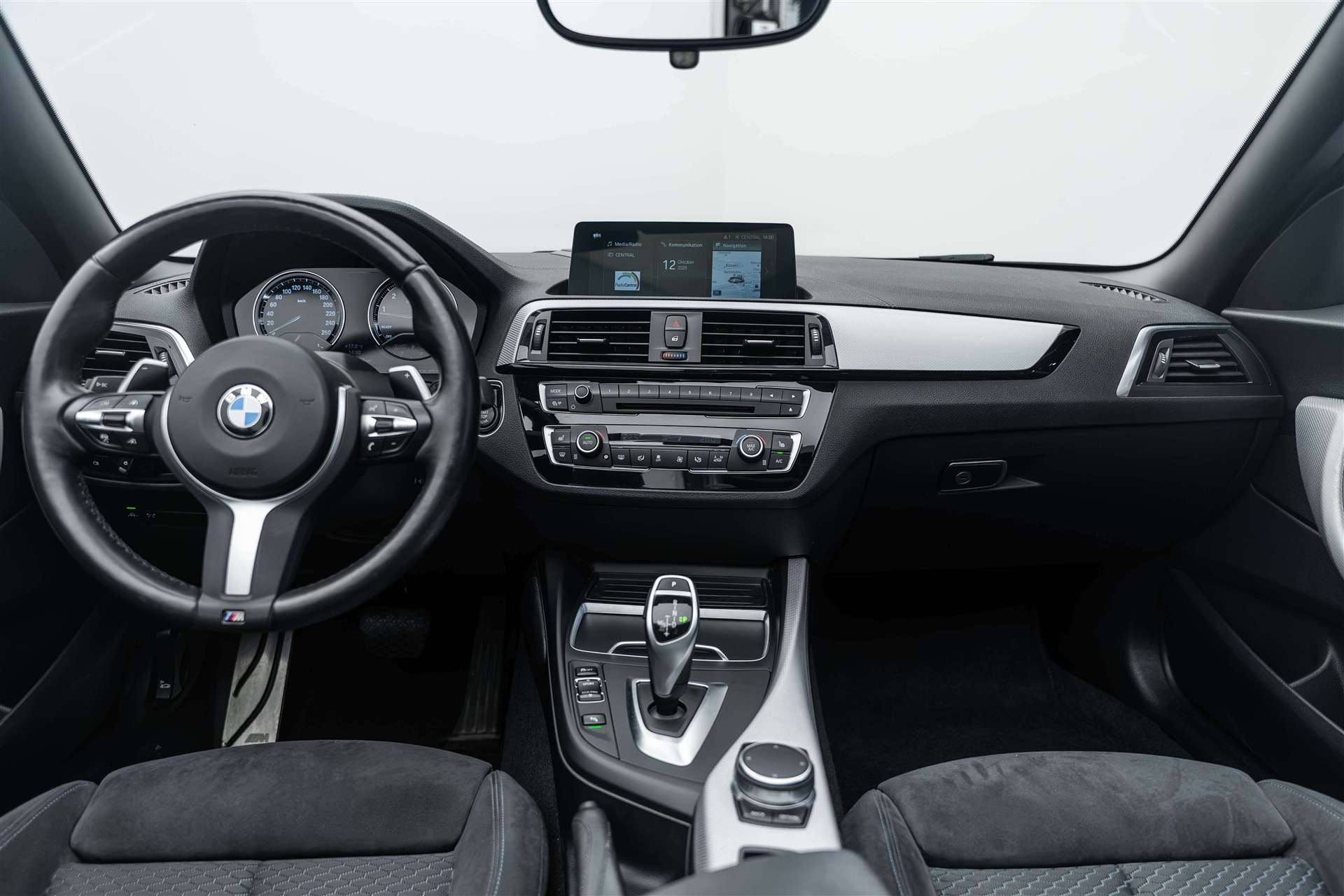 BMW BMW M240i xDrive Steptronic-image-12