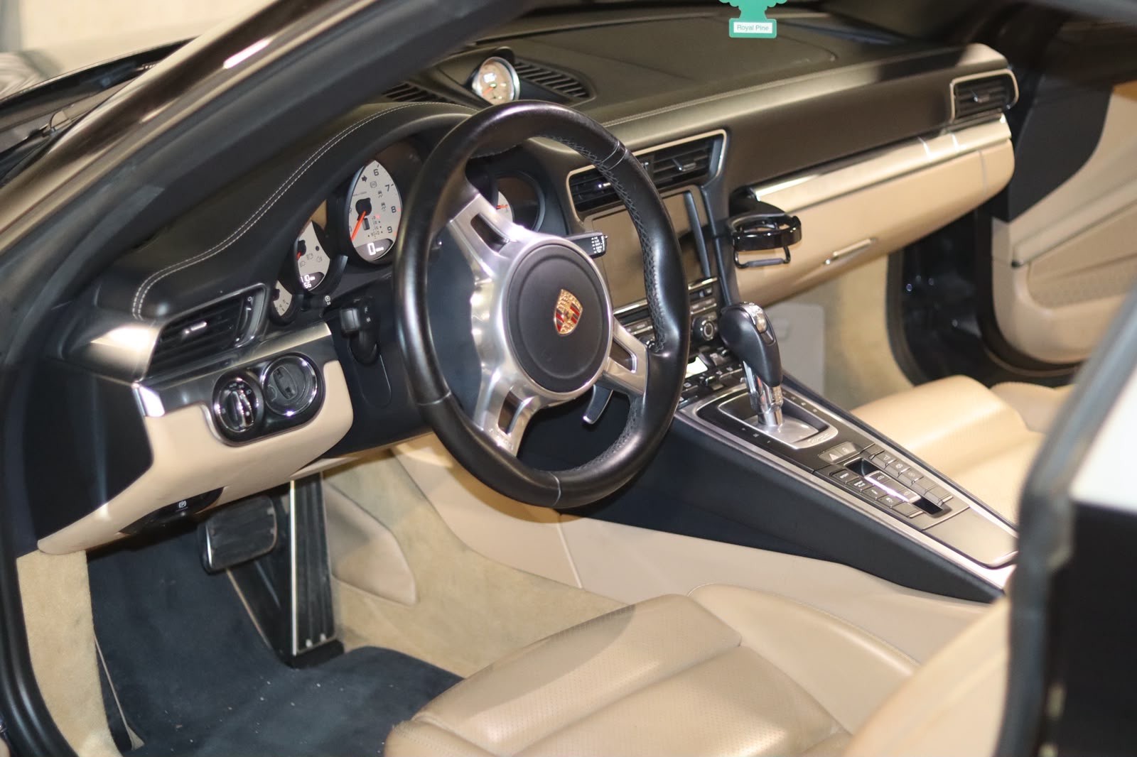 PORSCHE Targa carrera 4-image-0