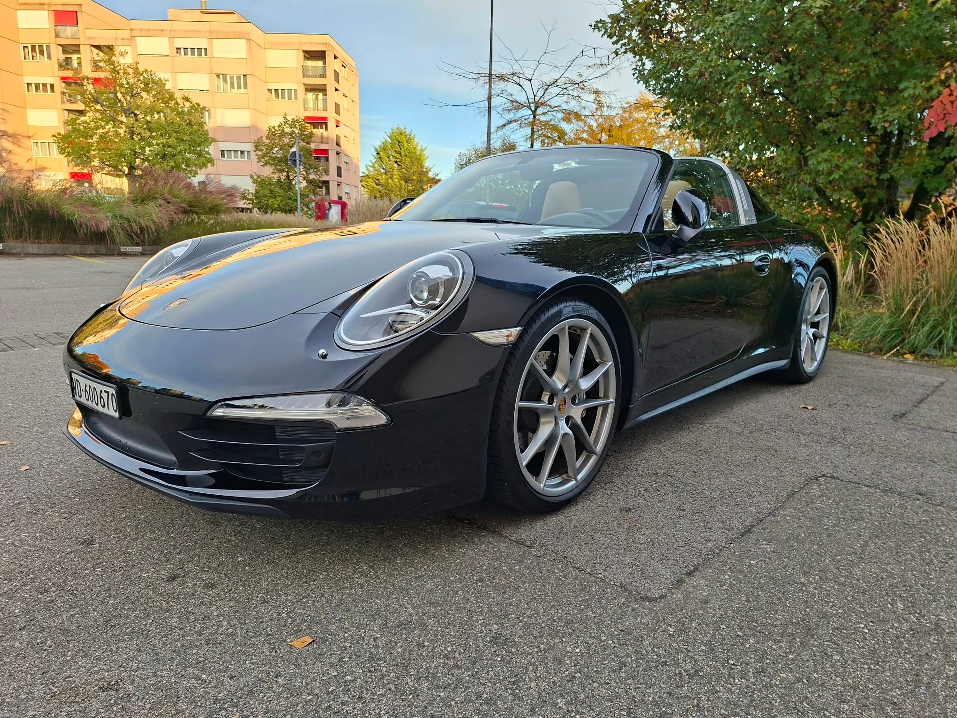 PORSCHE Targa carrera 4-image-1
