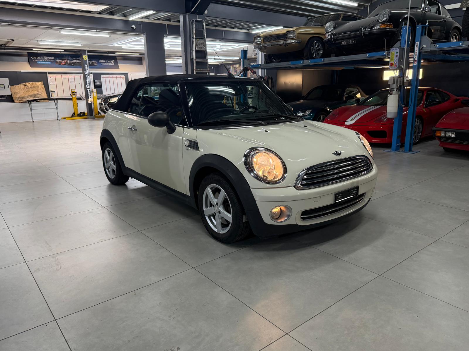 MINI One Cabriolet-image-2