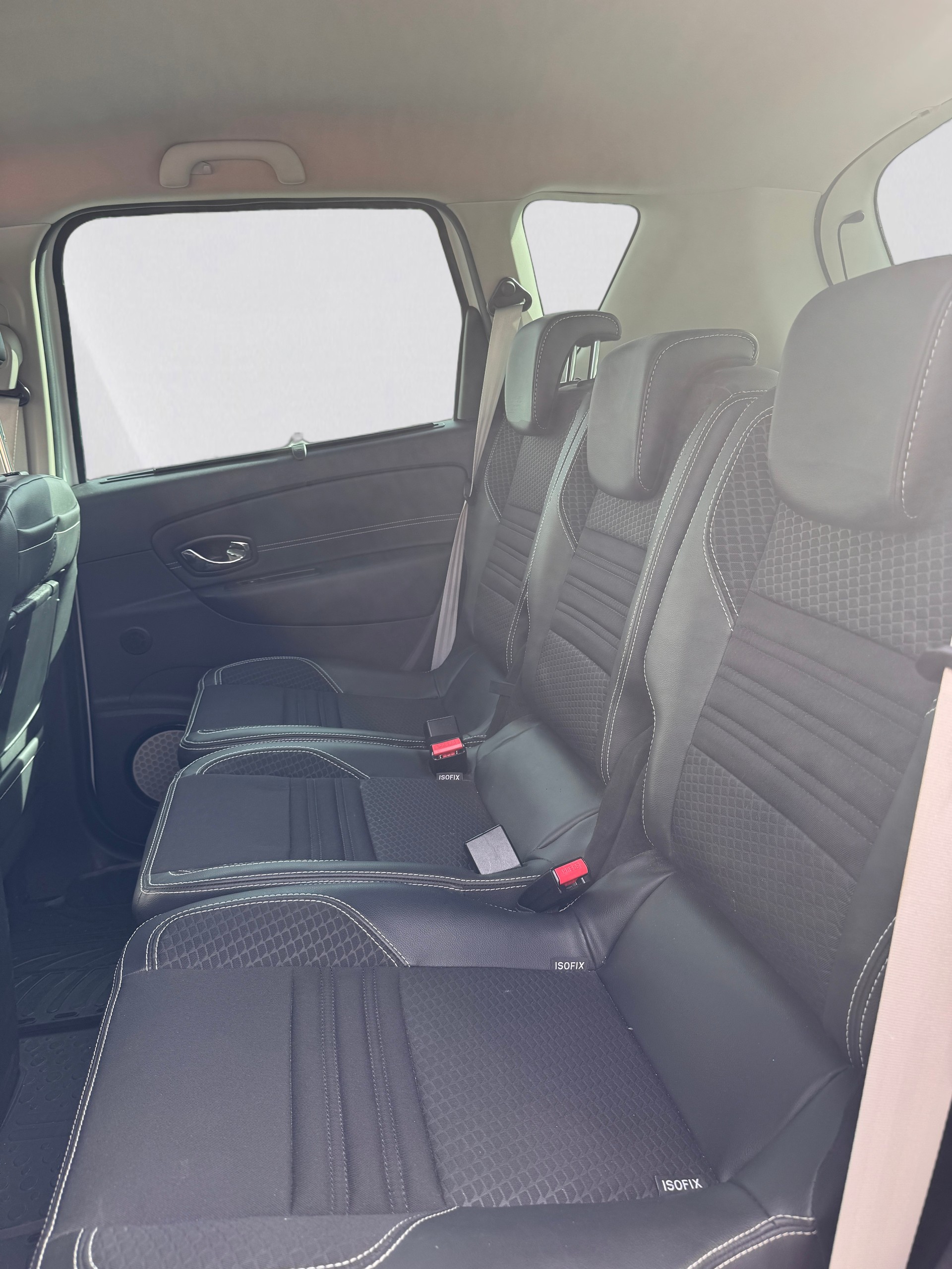 RENAULT Scénic 1.5 dCi Bose EDC-image-14