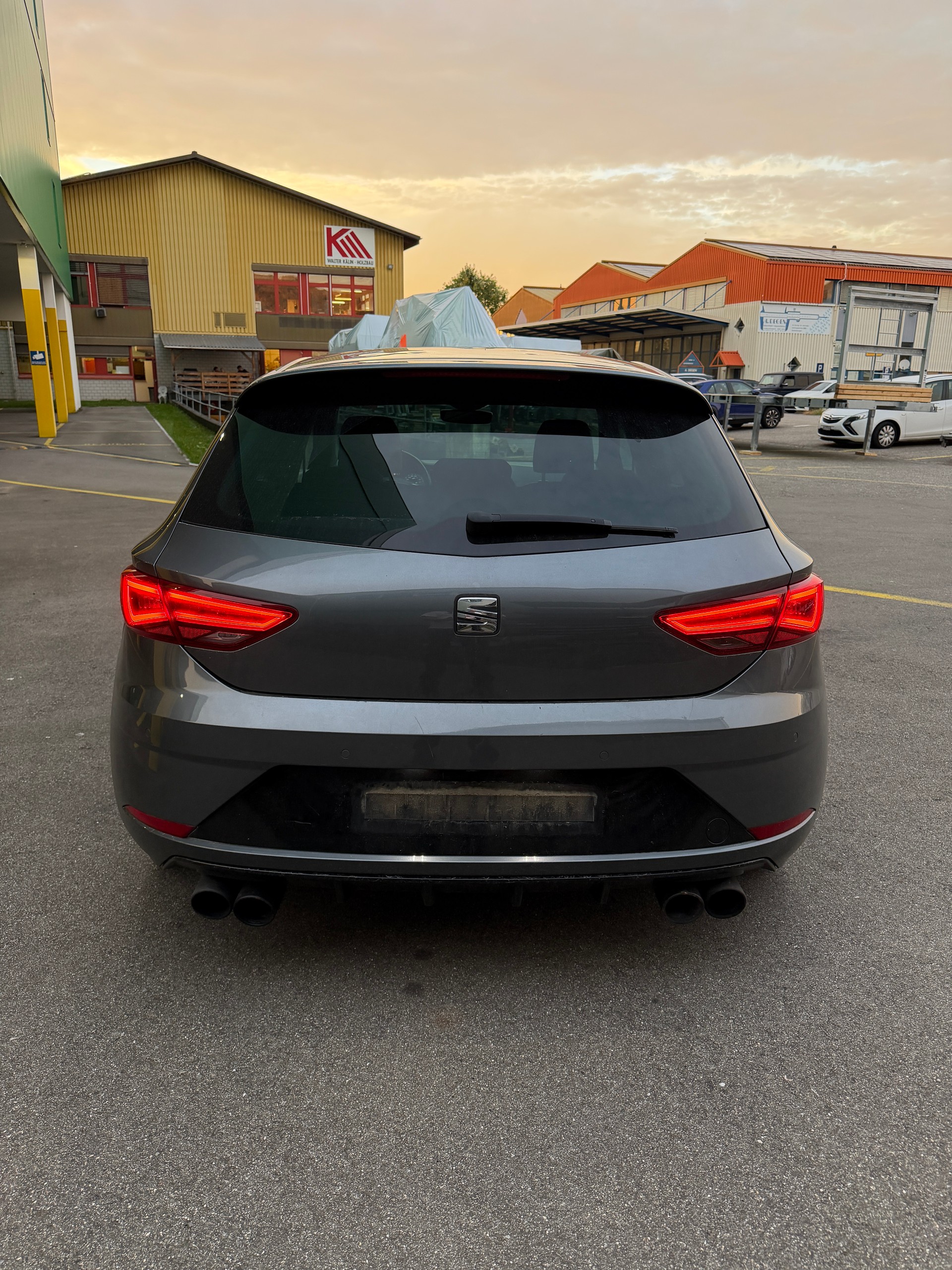 SEAT Leon 2.0 TSI Cupra 300 DSG-image-5