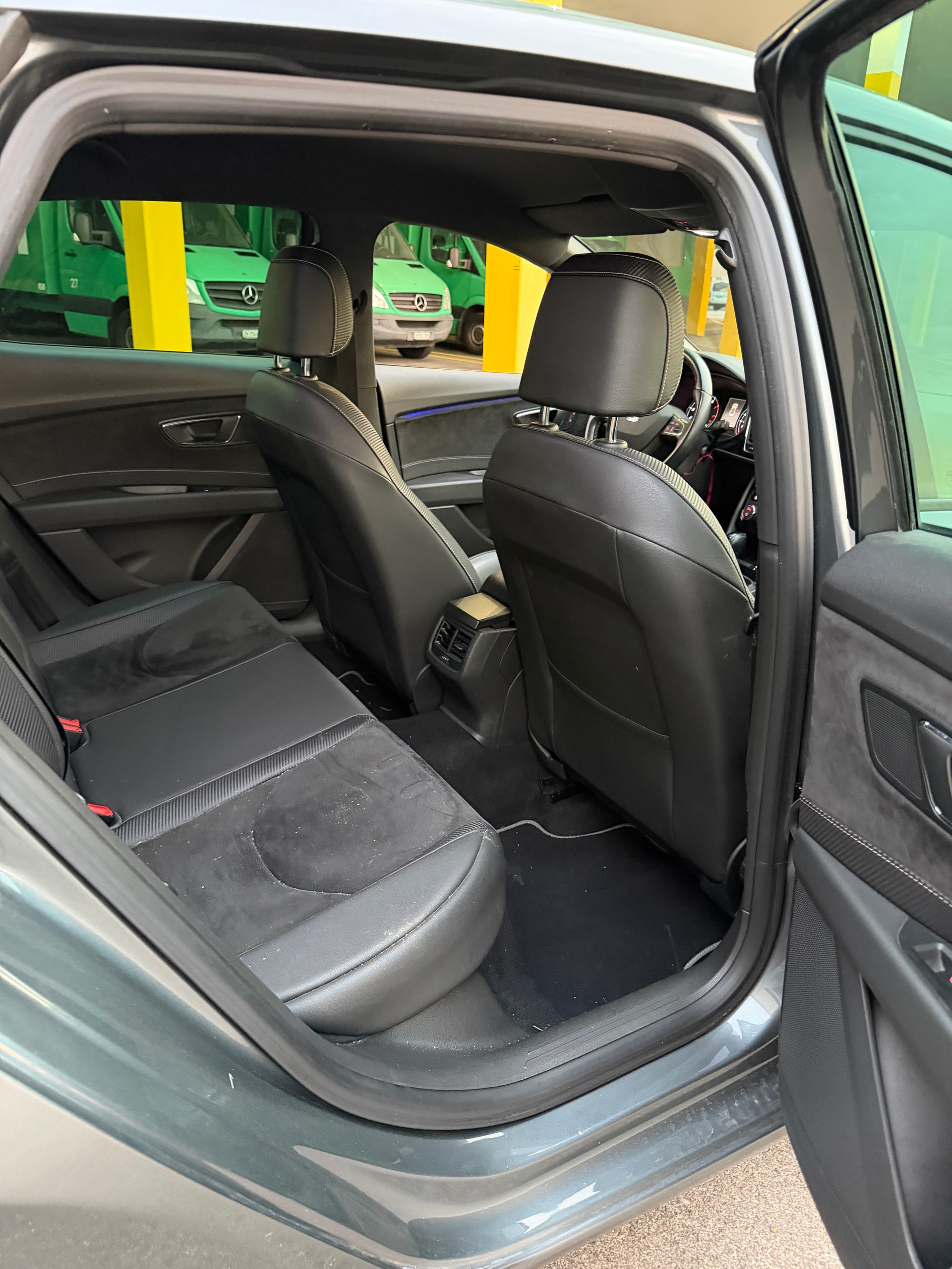 SEAT Leon 2.0 TSI Cupra 300 DSG-image-14