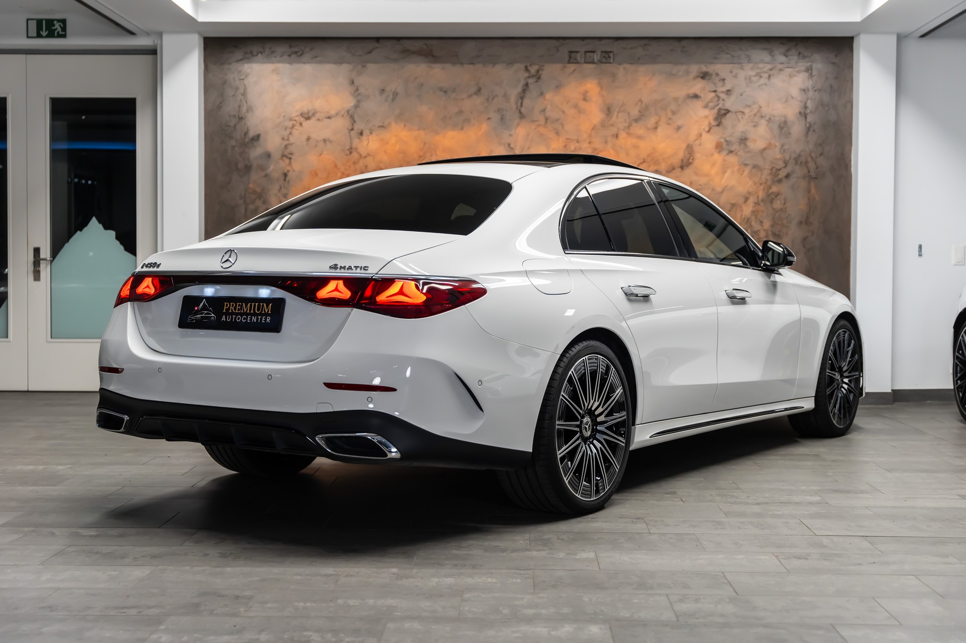 MERCEDES-BENZ E 450 d 4Matic 9G-Tronic *Hyper-Screen*Iconic-Glow*Panorama*Burmester-4D*-image-5