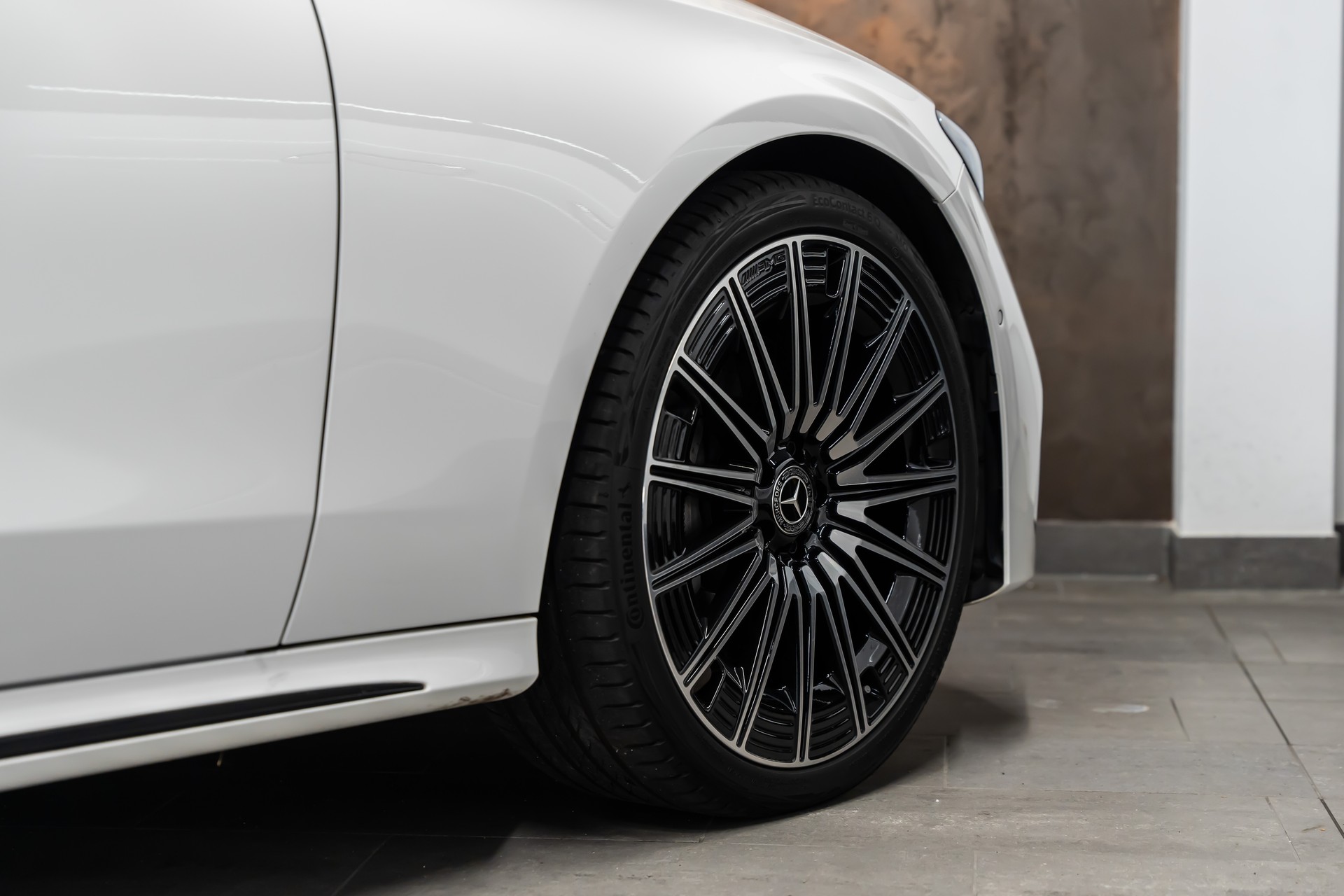 MERCEDES-BENZ E 450 d 4Matic 9G-Tronic *Hyper-Screen*Iconic-Glow*Panorama*Burmester-4D*-image-9