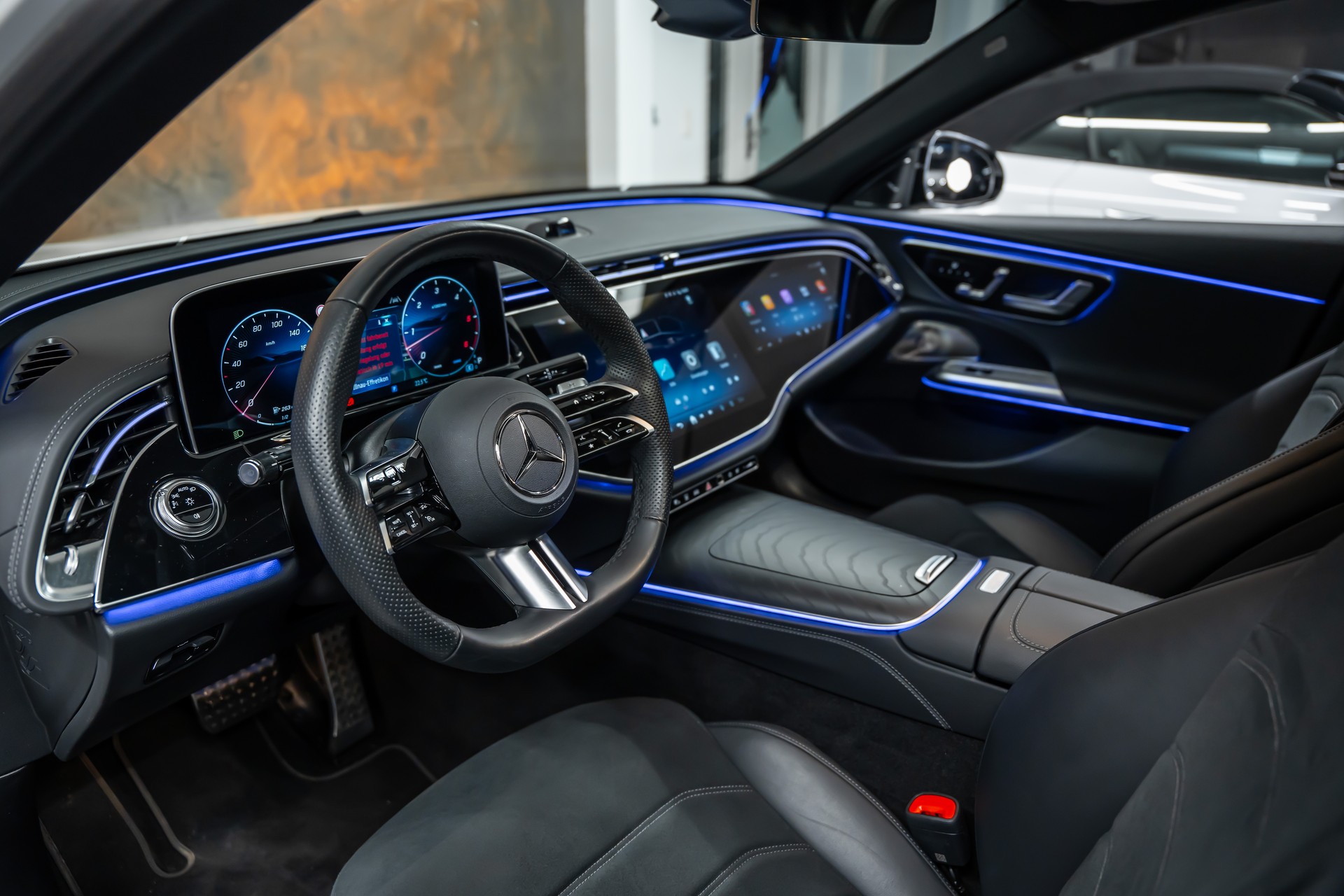 MERCEDES-BENZ E 450 d 4Matic 9G-Tronic *Hyper-Screen*Iconic-Glow*Panorama*Burmester-4D*-image-11