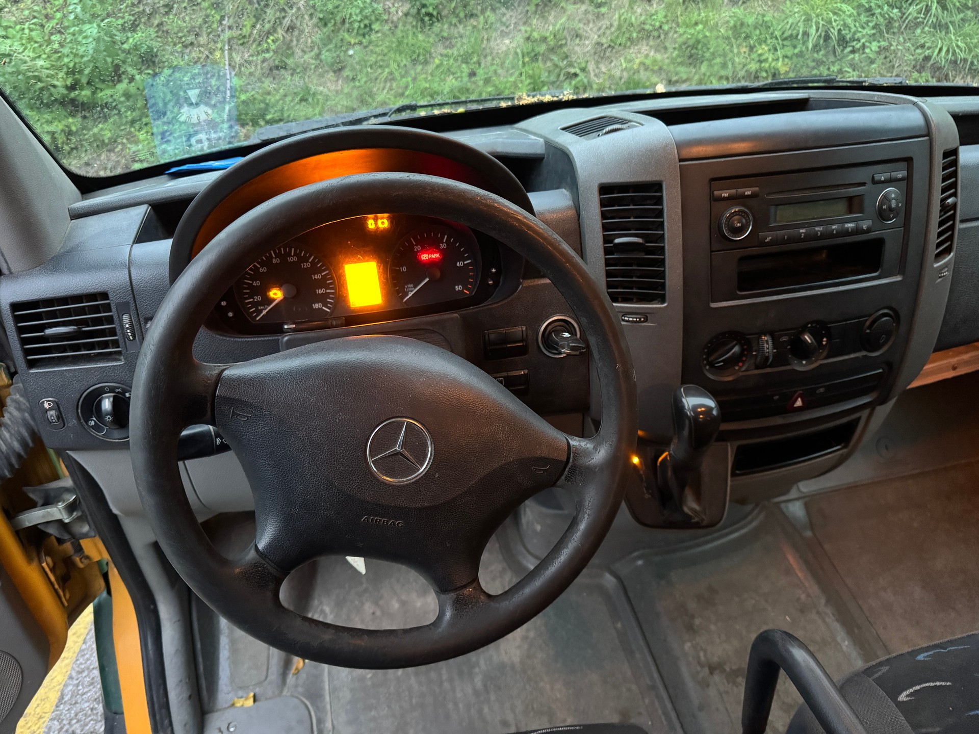 MERCEDES-BENZ 311CDI-image-2