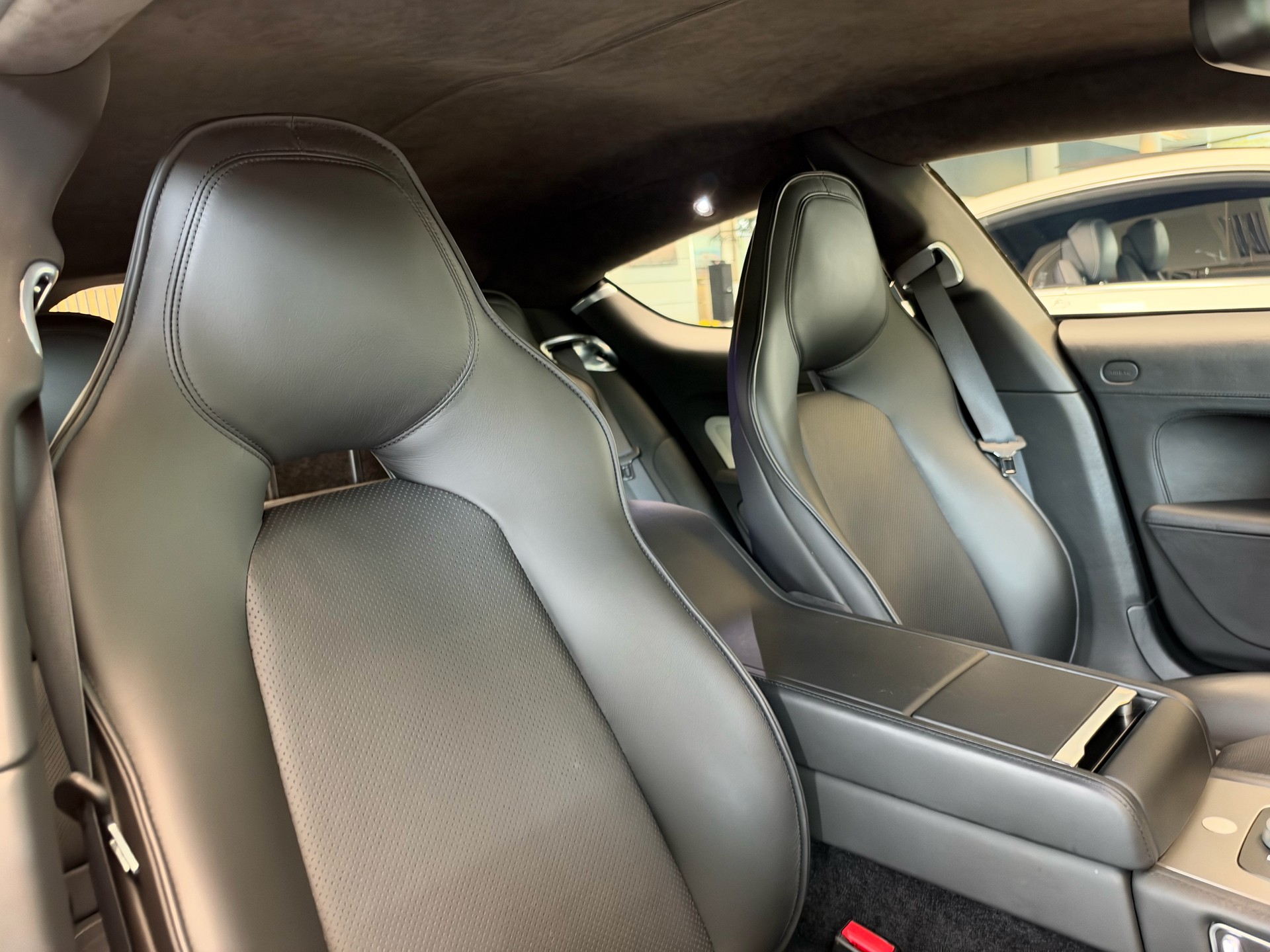 ASTON MARTIN Rapide 6.0 V12-image-20
