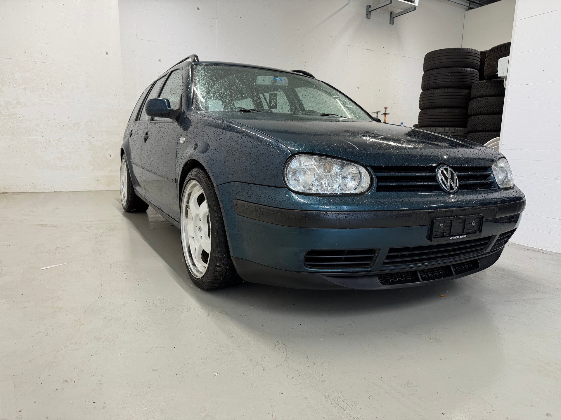 VW Golf Variant 1.6 Comfortline Automatic-image-3