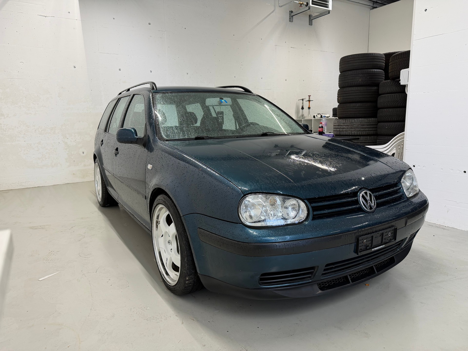 VW Golf Variant 1.6 Comfortline Automatic-image-2