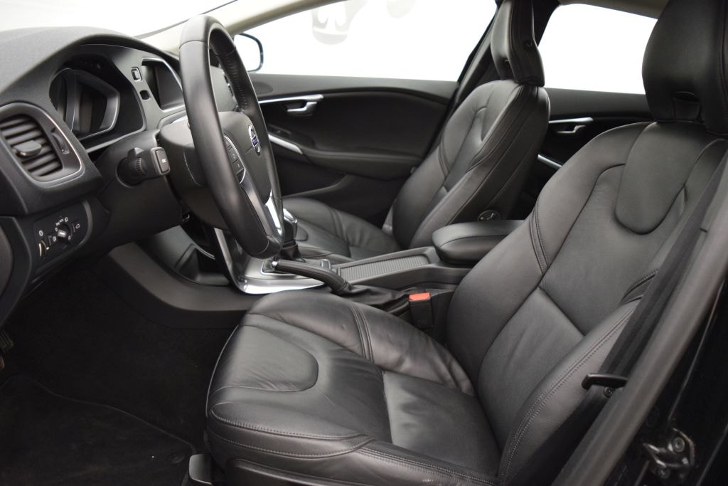 VOLVO V40 T3 Summum-image-8
