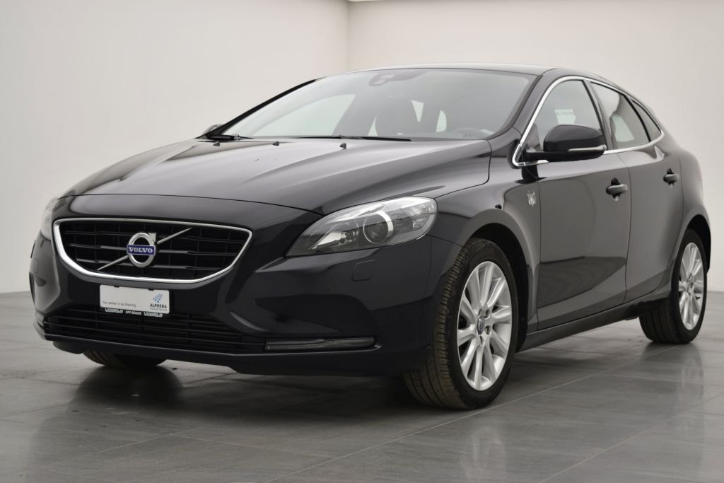 VOLVO V40 T3 Summum-image-2