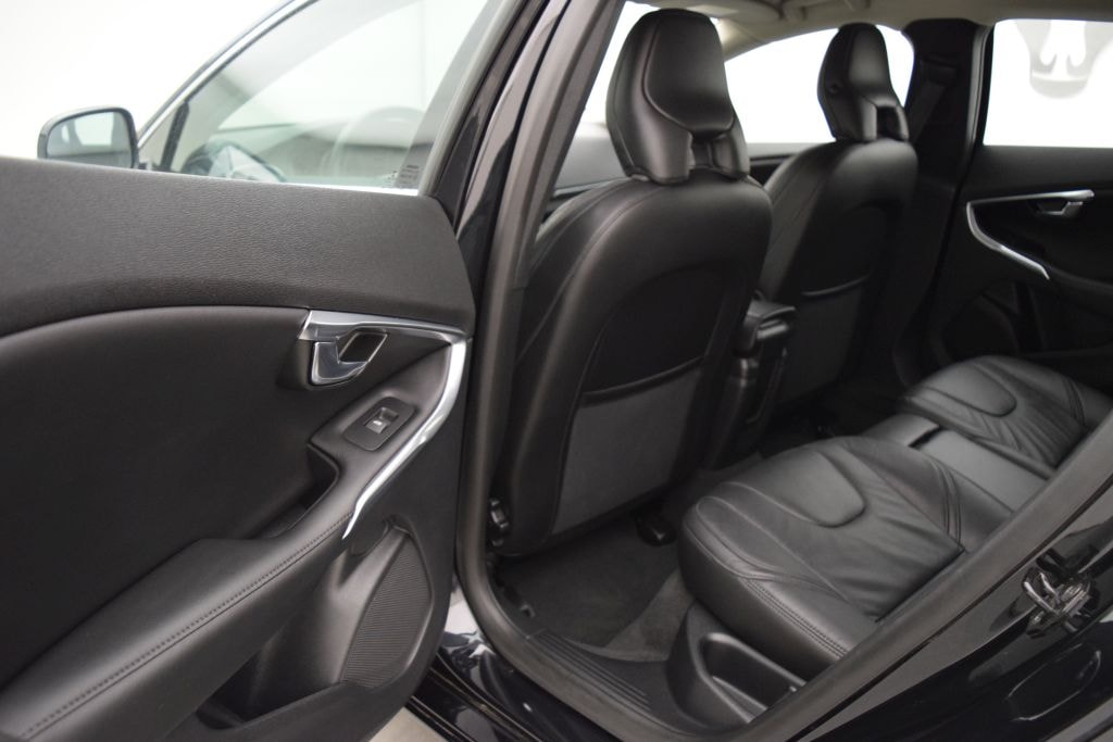 VOLVO V40 T3 Summum-image-13