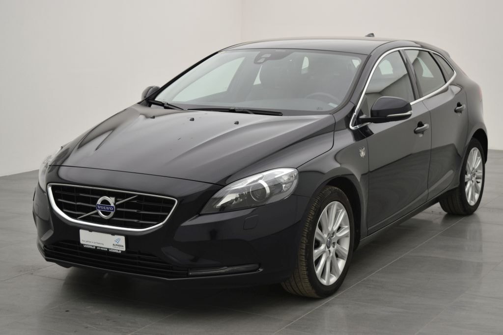 VOLVO V40 T3 Summum-image-1