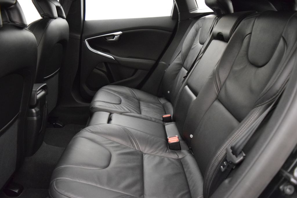 VOLVO V40 T3 Summum-image-14