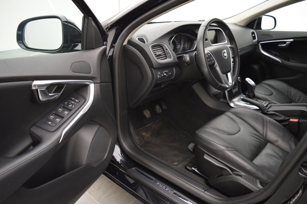VOLVO V40 T3 Summum-image-7