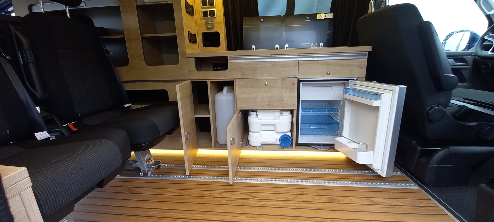VW Wavecamper T6.1 langer Radstand mit Aufstelldach Vollausstattung 8 Sitze kein California-image-4
