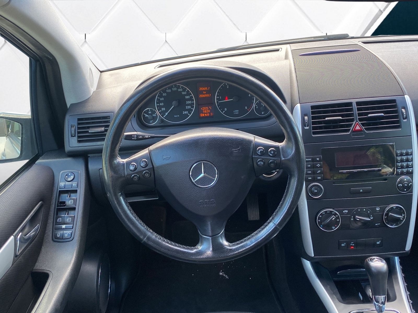 MERCEDES-BENZ A 200 CDI Avantgarde-image-10