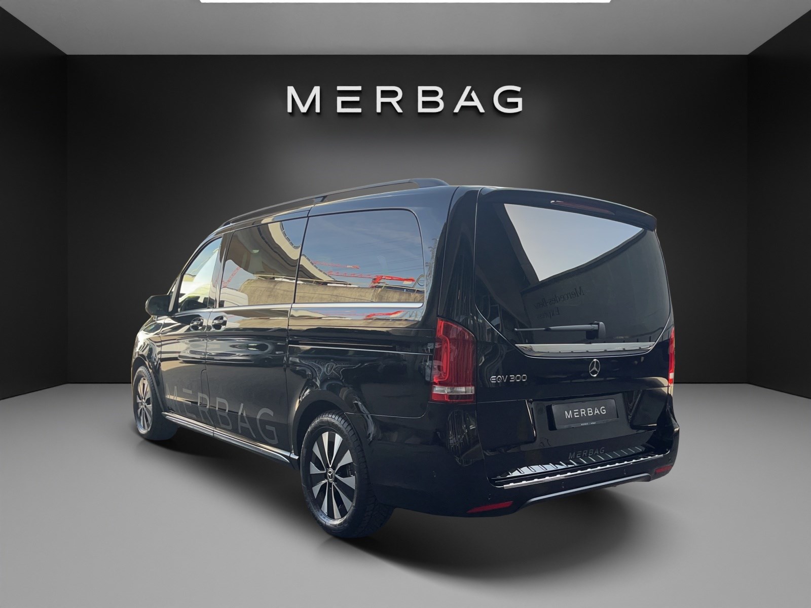 MERCEDES-BENZ EQV 300 lang-image-3