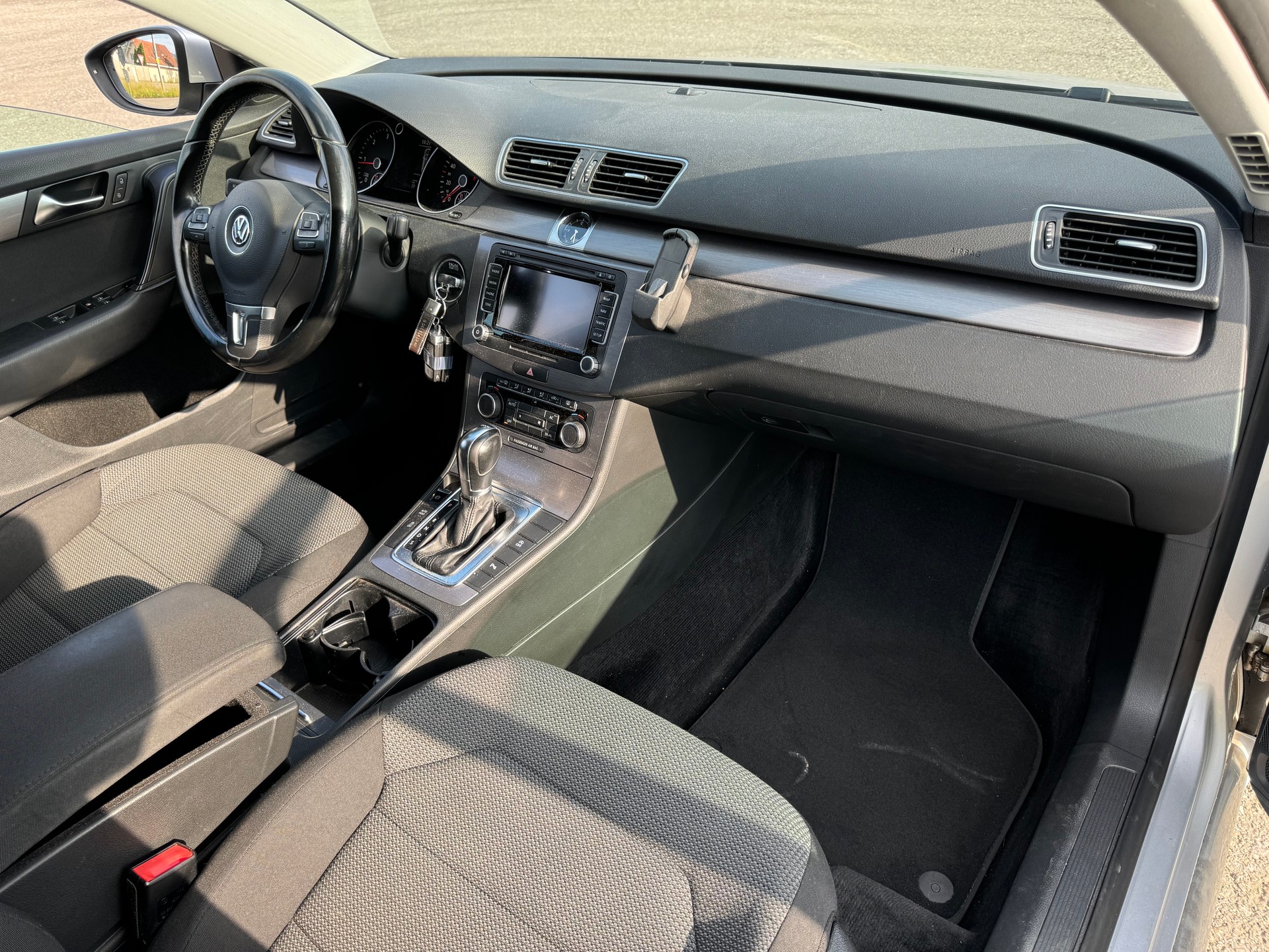 VW Passat Variant 2.0 TDI BMT Trendline DSG-image-6