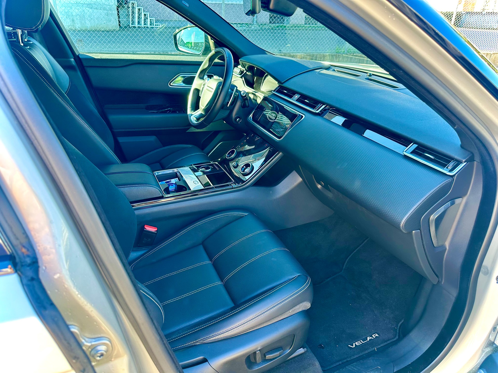LAND ROVER Range Rover Velar R-Dynamic D 300 Automatic-image-4
