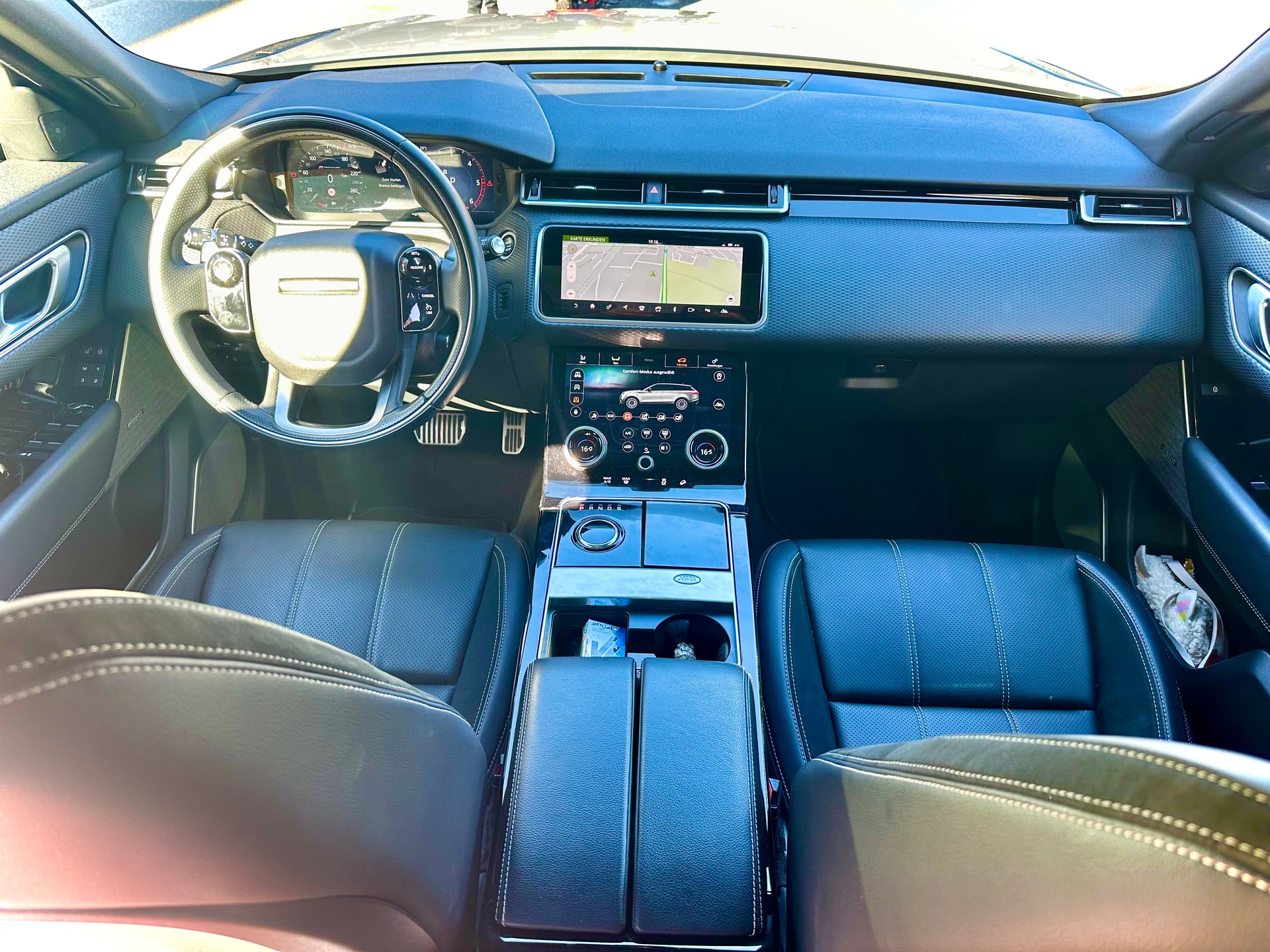 LAND ROVER Range Rover Velar R-Dynamic D 300 Automatic-image-7